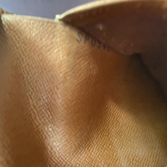 Louis Vuitton Elise Wallet - Picture 9 of 12